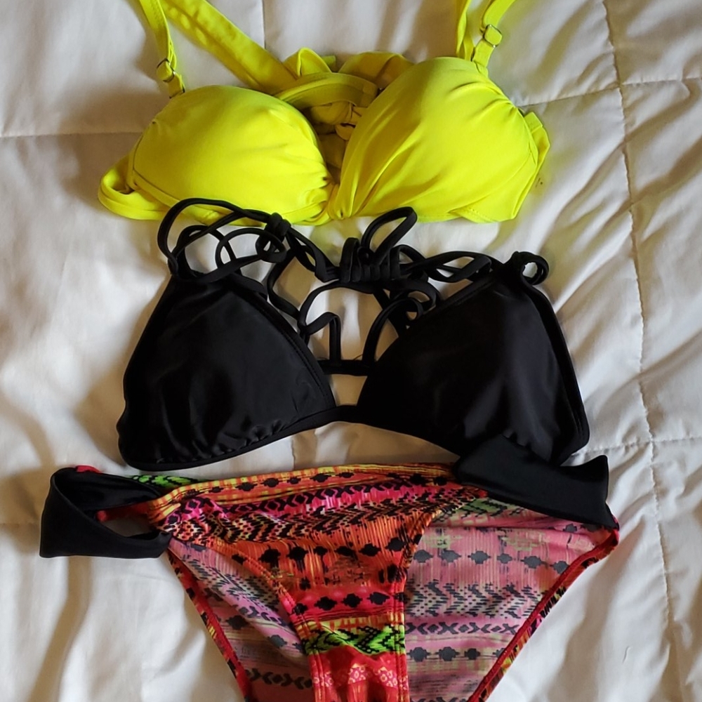 Mismatched bikini lot of 3